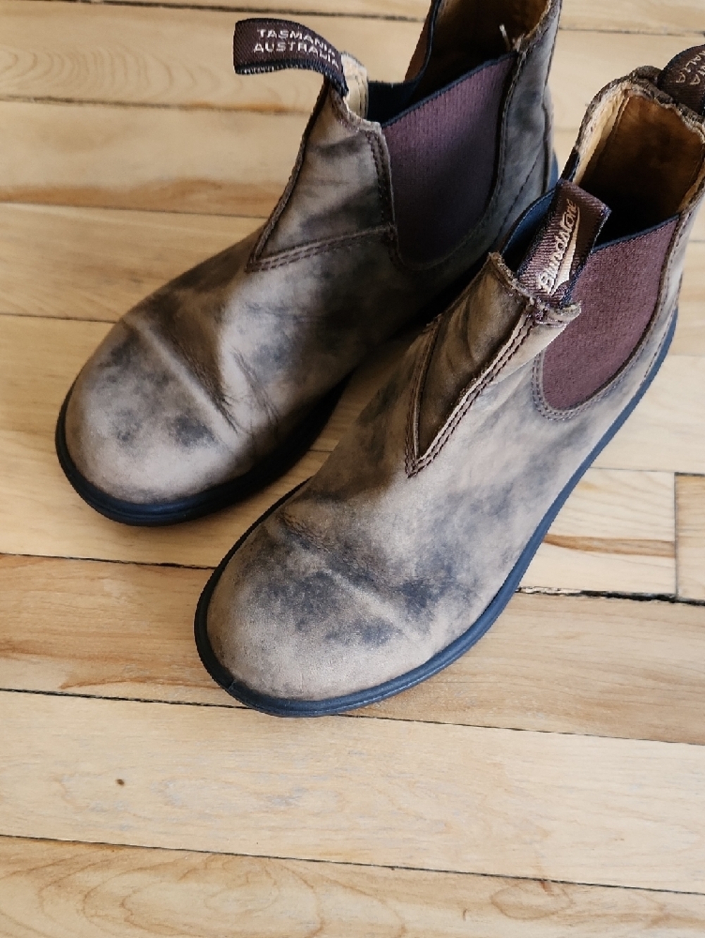 Blundstone Brown Distressed Leather Chelsea Ankle Boots - Picture 14 of 15